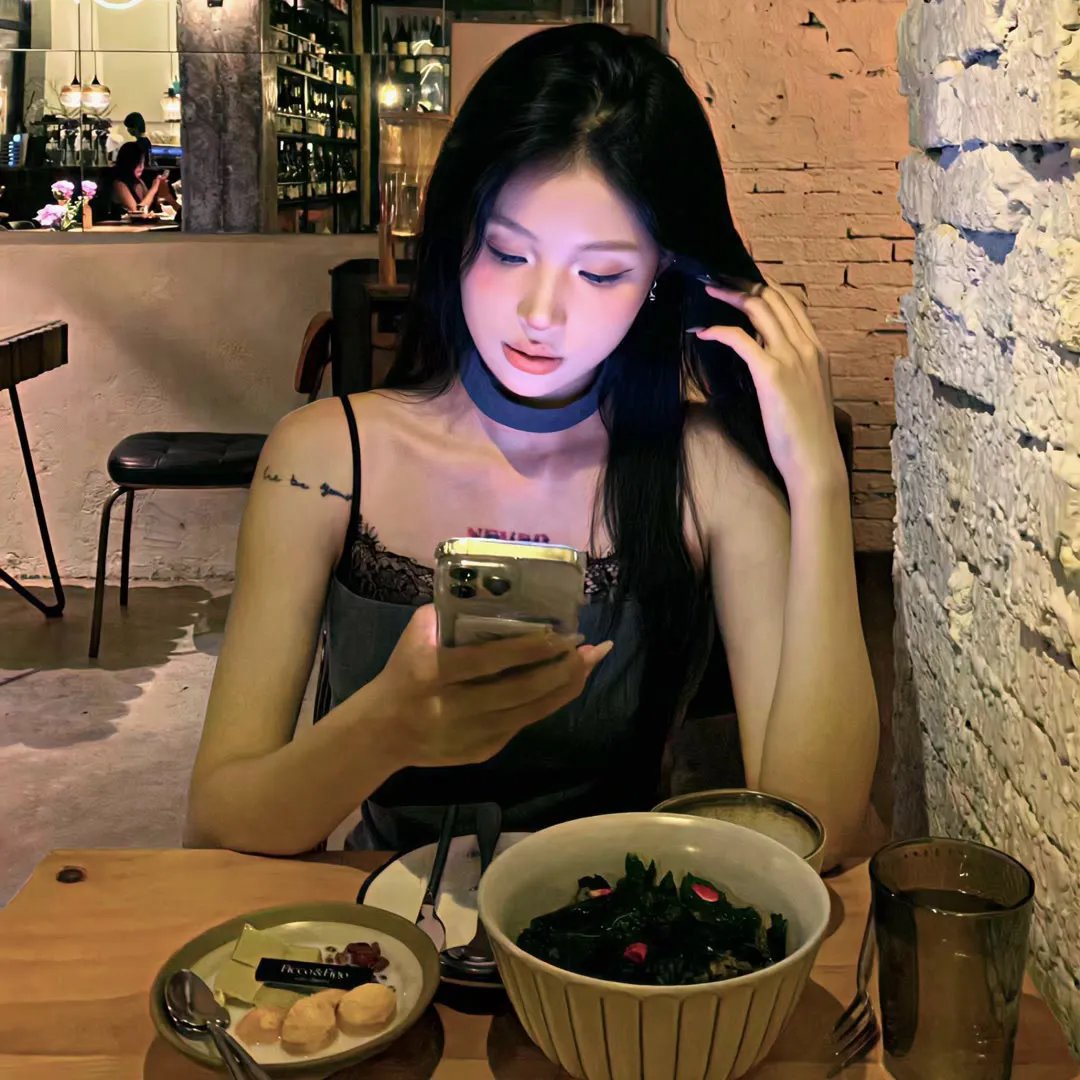 玛丽莲有深黑之眸